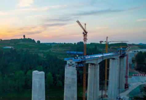 成自高鐵球溪河雙線大橋建設使用防墜器